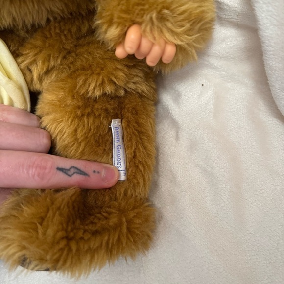 Vintage 90’s Anne Geddes Baby Bear with Yellow Bow - Picture 3 of 5